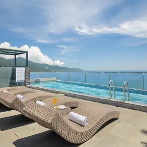 **** Отель Mangata Beachfront - Rooftop Bar Sea View Вьетнам